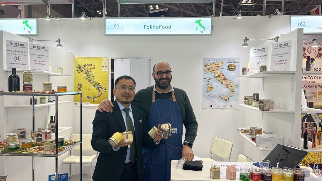 Nutoast sharing pistachio butter products at Japanese Foodex