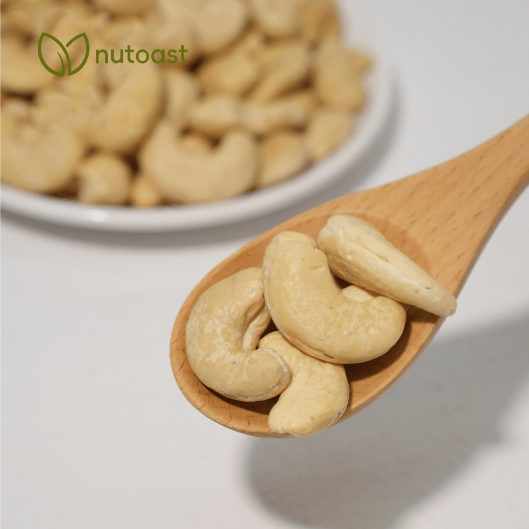 Nutoast Wholesale Cashew Kernels, Raw - Image 2